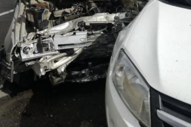 Мужчина на кроссовере разбил два автомобиля под Саратовом