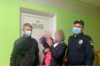 В Херсоне мужчина выгнал из дома жену с маленькой дочкой