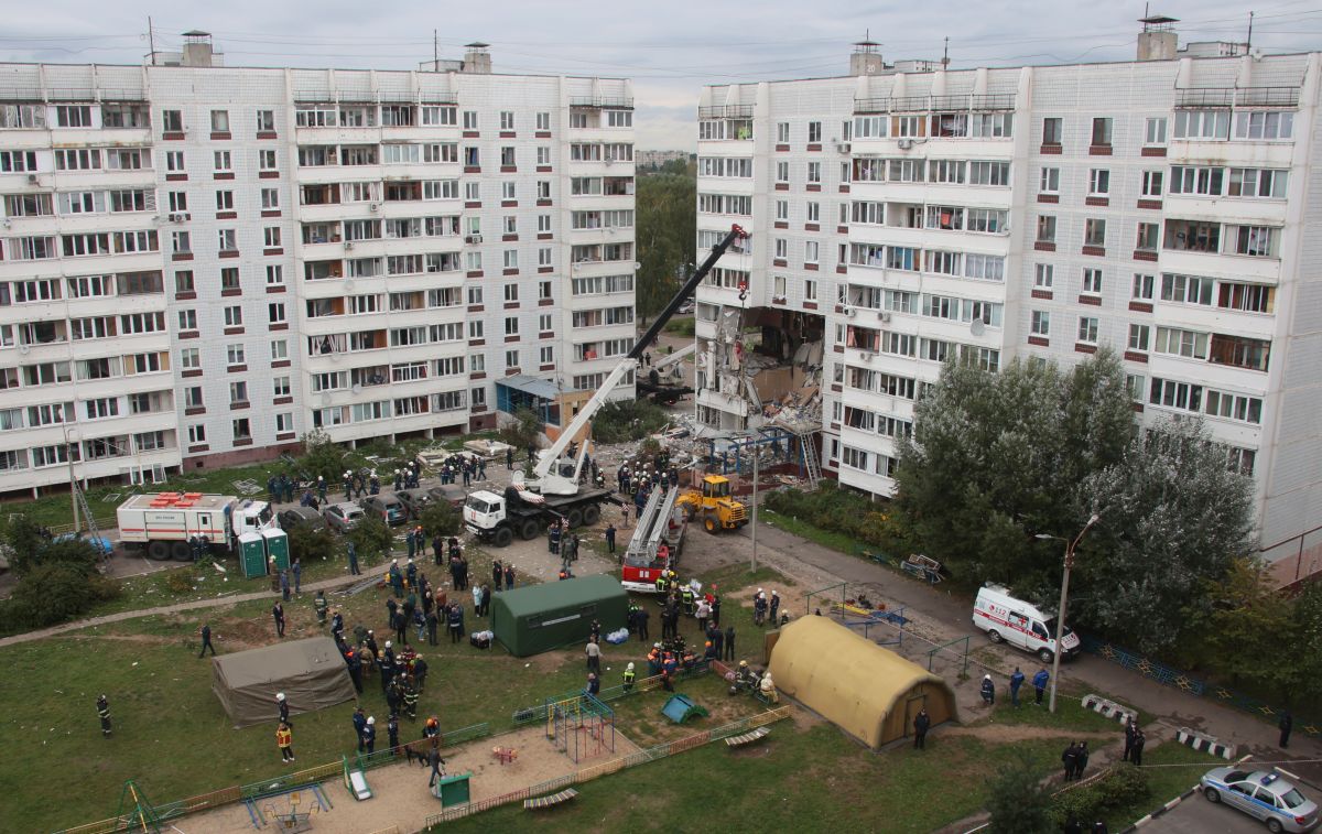 Кадры с места взрыва жилого дома в Новосибирске