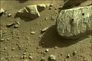 Марсоход NASA добыл второй образец грунта с Марса.
