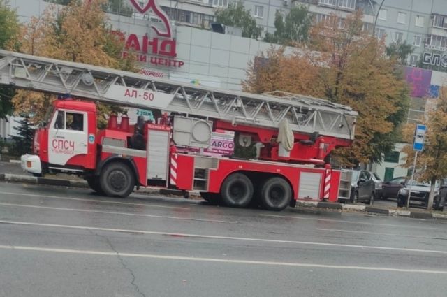 При пожаре в многоэтажке на Ульяновском проспекте погиб человек