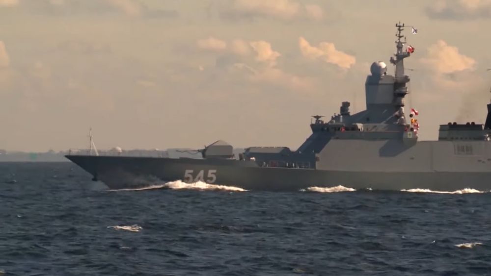 Выход кораблей и судов обеспечения Балтийского флота в море в рамках ССУ «Запад-2021»