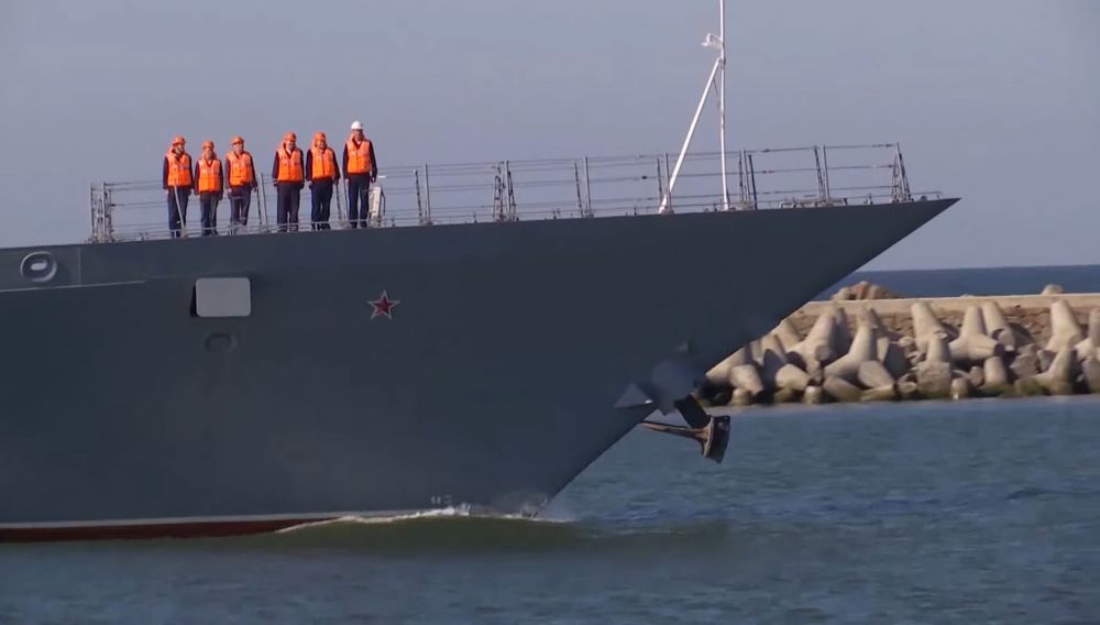 Выход кораблей и судов обеспечения Балтийского флота в море в рамках ССУ «Запад-2021»