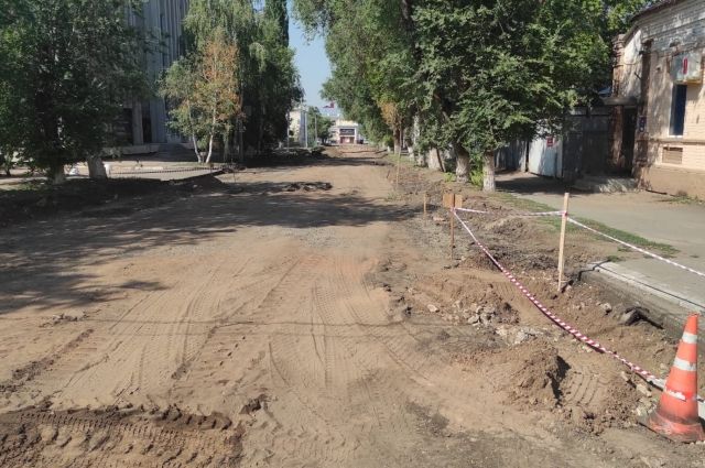 В Оренбурге при незаконченных старых дорогах уже запланировали ремонт 42 новых.