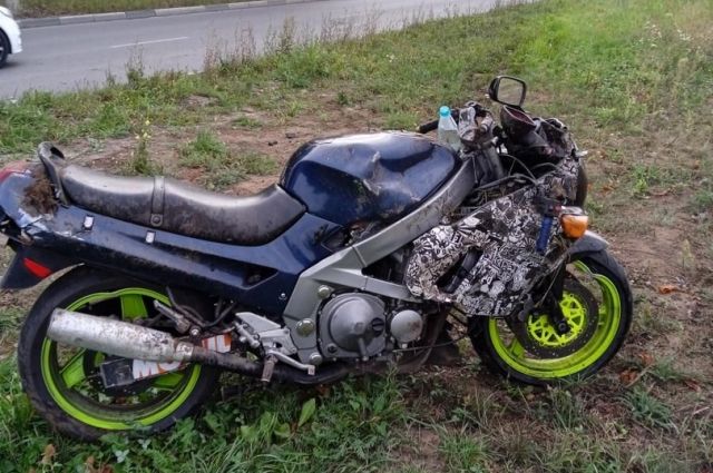 В Рязани на улице Бирюзова в ДТП пострадал мотоциклист без прав