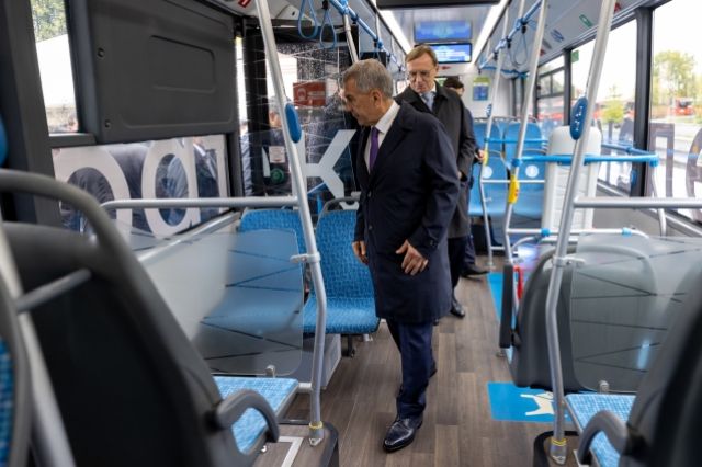 Президент Татарстана проехался на первом в Казани электробусе