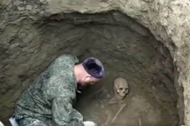 Скелет женщины и серебряный сосуд нашли в катакомбах Дачу-Борзоя в Чечне