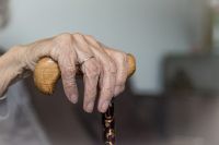 В Орске полицейские отыскали бабушку с деменцией, которая ушла за хлебом и потерлась.