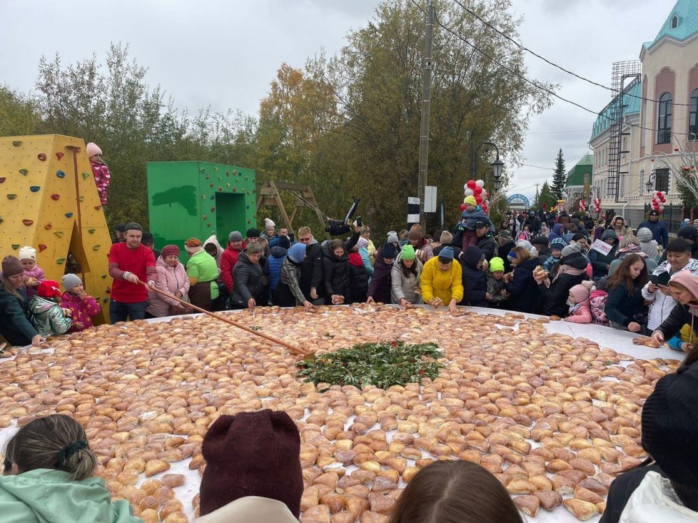 Салехард, День города – 2021. На пешеходной части улицы Ленина.