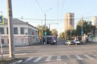 В Оренбурге в столкновении пассажирского автобуса с «ВАЗ» пострадала женщина.
