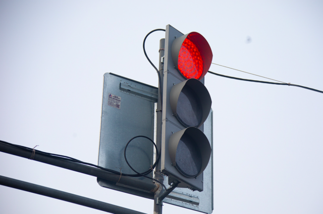 Четыре светофора на пешеходных переходах установят в Пскове