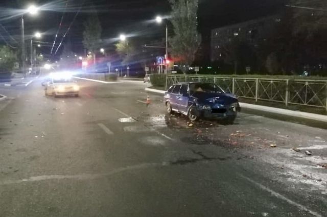 В Оренбурге в столкновении «ВАЗ» и Skoda пострадала 11-летняя девочка.