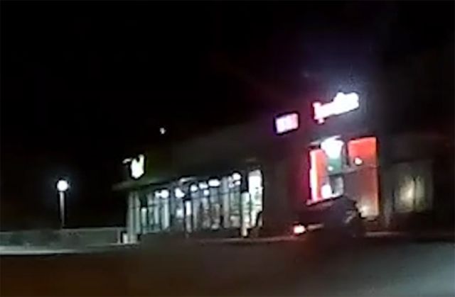 Водитель каршеринга «Делимобиль» врезался в магазин в Новосибирске