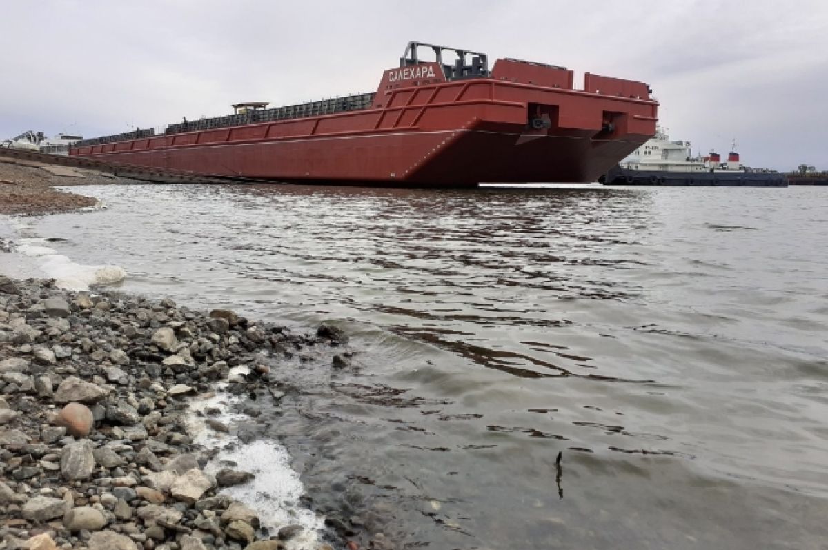 Морской гигант. В Тобольске спустили на воду баржу «Салехард» | АиФ Тюмень