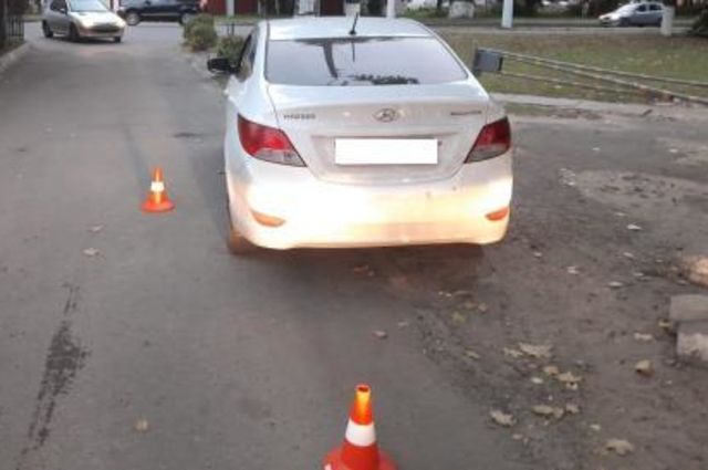 В Брянске юный водитель сбил пешехода на тротуаре