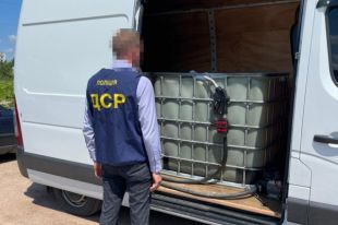 Делали некачественный бензин: в Житомирской области задержали преступников