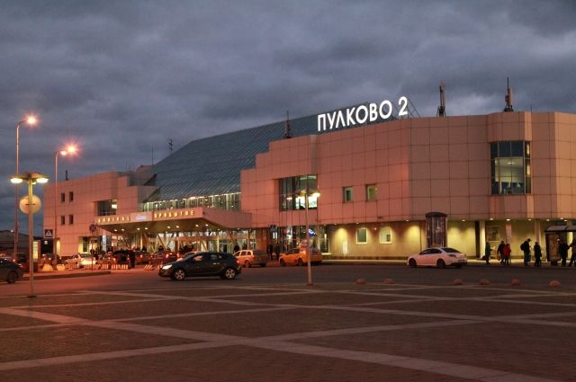 В Пулково приземлился пассажирский самолет, подавший сигнал бедствия