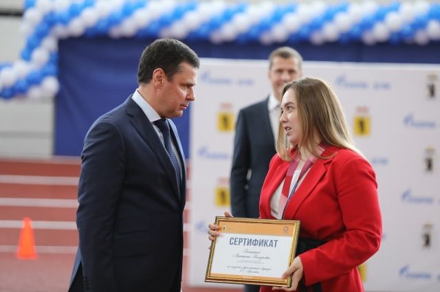 Губернатор Миронов выдал сертификат на квартиру Анастасии Галашиной
