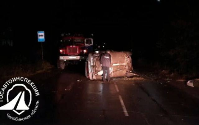 19-летний водитель опрокинувшейся легковушки погиб в Верхнем Уфалее