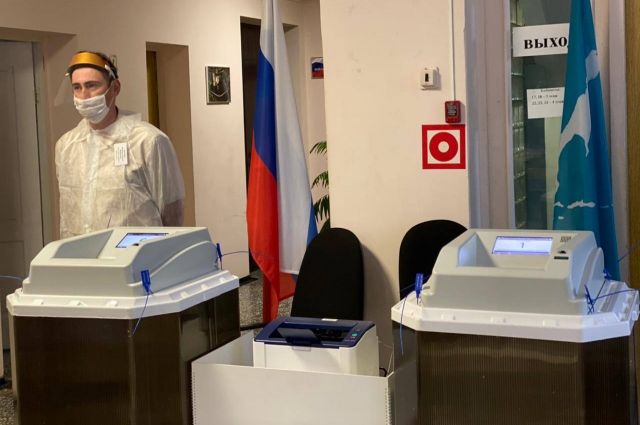 Уже не первый год выборы проводятся с помощью комплексов обработки избирательных бюллетеней (КОИБ), что не только облегчает подсчет голосов, но и повышает доверие населения к избирательному процессу. 