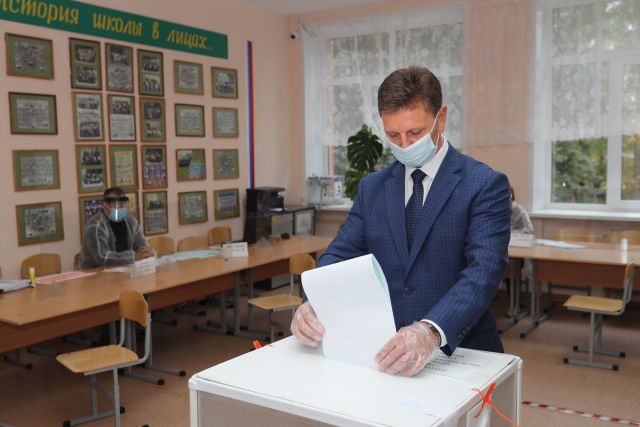 Владимир Сипягин принял участие в голосовании по выборам депутатов Госдумы