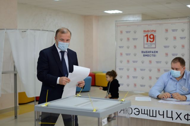 Глава Адыгеи проголосовал на выборах в Госдуму РФ и в Госсовет-Хасэ РА