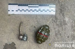 В Одессе в одной из школ мужчина угрожал взорвать гранату