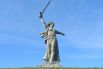 «Родина-мать зовёт!» — композиционный центр памятника-ансамбля «Героям Сталинградской битвы» на Мамаевом кургане в Волгограде, 87 метров