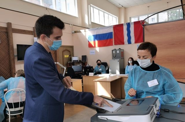 В Омской области молодые избиратели активно голосуют на проходящих выборах