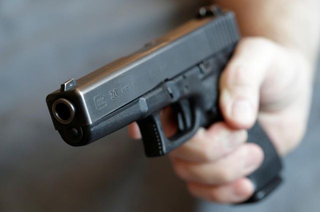 В Ивано-Франковске мужчина открыл стрельбу: ранен человек