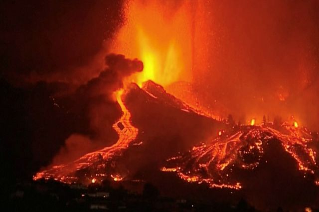 Извержение вулкана на острове Пальма в Испании