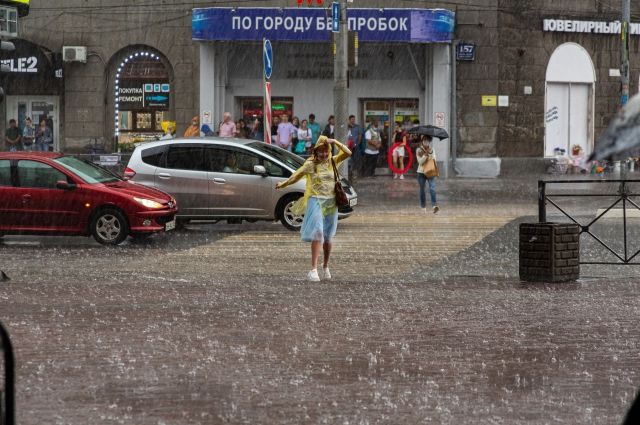 В Новороссийске ливень подтопил дороги на нескольких улицах