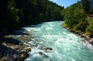 Спасатели предупредили о подъеме уровня воды в реках.