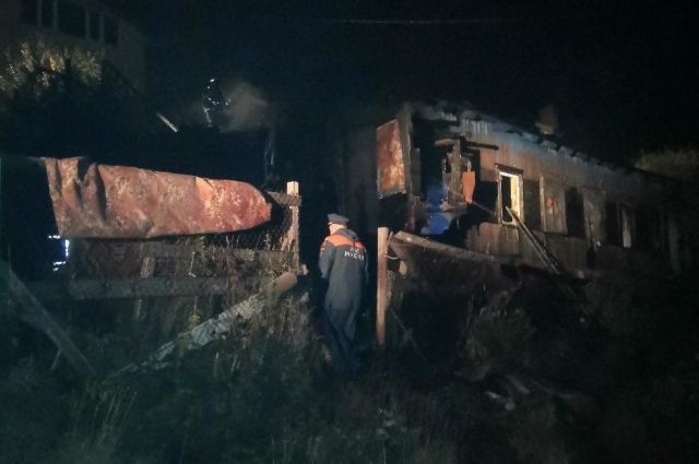 При тушении пожара в Петропавловске обнаружили тела пяти человек