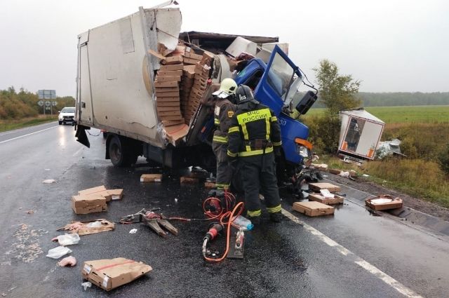 В Тульской области жертвами ДТП с тремя грузовиками стали четыре человека