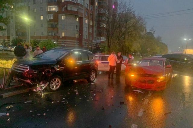 В ДТП на улице Зубковой в Рязани пострадала водитель BMW