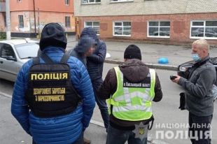 В Хмельницком преподаватель продавал наркотики на переменах