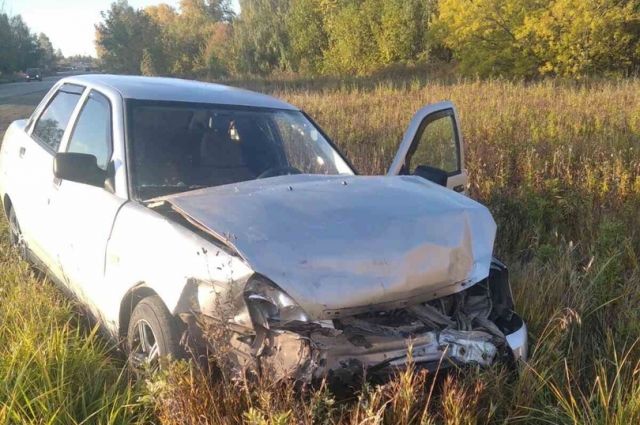 Отвезли в больницу: в Пермском крае в ДТП пострадал водитель