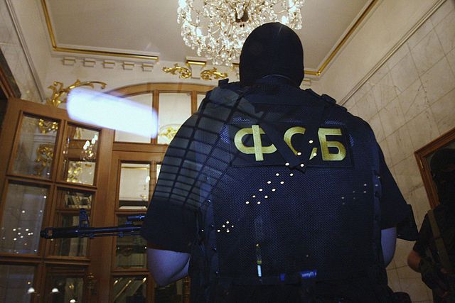 В Оренбурге очевидцы сняли визит сотрудников ФСБ в ГУДХОО.