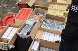 СБУ разоблачила крупный канал сбыта поддельных сигарет.