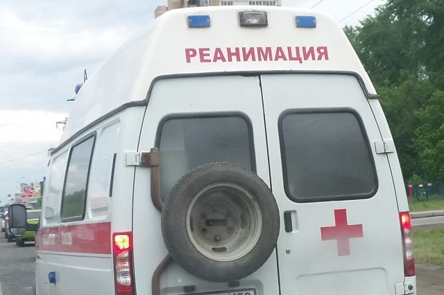 В ДТП с фурой на трассе в Пермском крае пострадали два человека