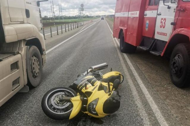 Мотоциклист из Нижневартовска погиб в аварии на Ставрополье