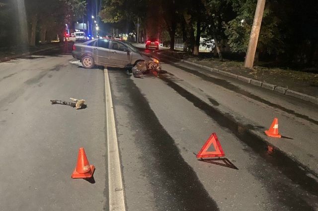 В Ростове-на-Дону пьяный водитель пострадал в ночном ДТП