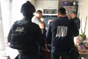 В Запорожье задержали полицейского за продажу наркотиков, - ГБР