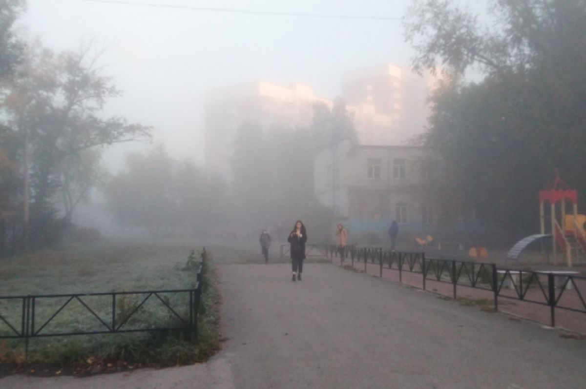 Туман пришел в движение. Санкт-Петербург туман. Туман ЛЕНОБЛАСТЬ. Густой туман окутал город. Туман МЧС.