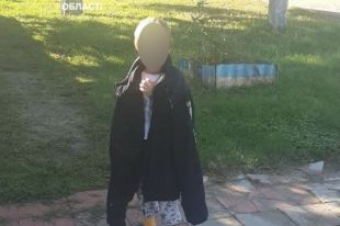 В Днепре на улице обнаружили 4-летнего мальчика в одной пижаме