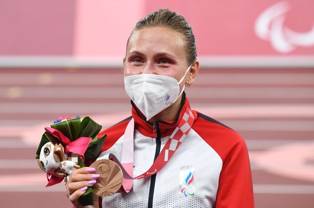 Анастасия Соловьева завоевала бронзовую медаль в забеге на 400 метров среди женщин на XVI летних Паралимпийских играх в Токио.