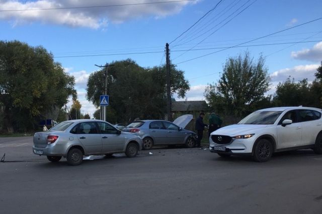 Женщина пострадала при столкновении двух авто в Балашове