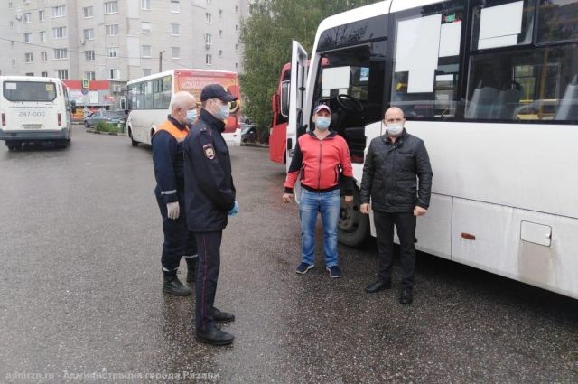 В Рязани проверили, как водители маршруток соблюдают масочный режим