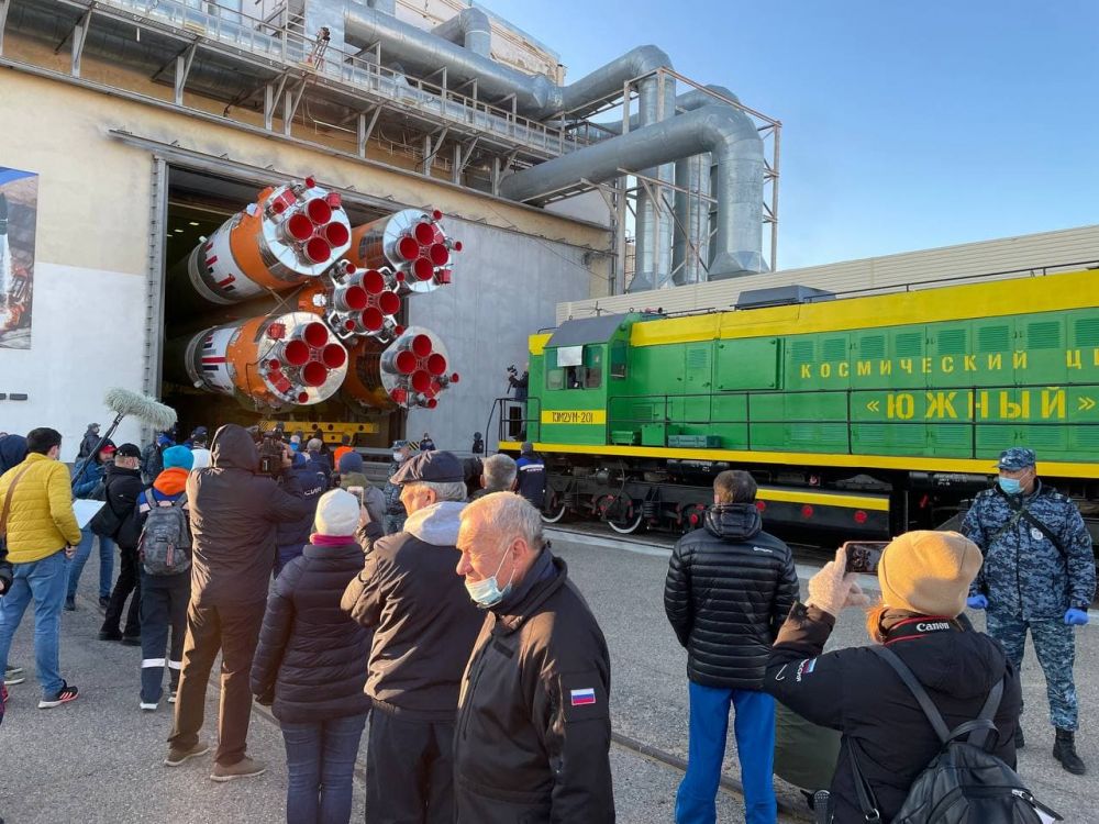 Установка ракеты на стартовый стол